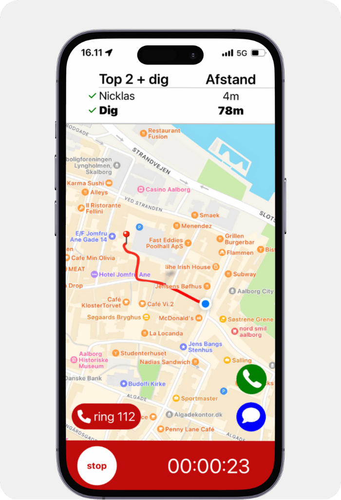 Linucare app kortvisning der viser afstand mellem brugere og alarmopkaldsfunktion